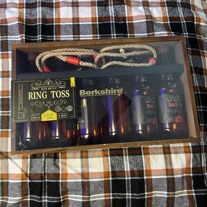 NWT Berkshire Ring Toss Set